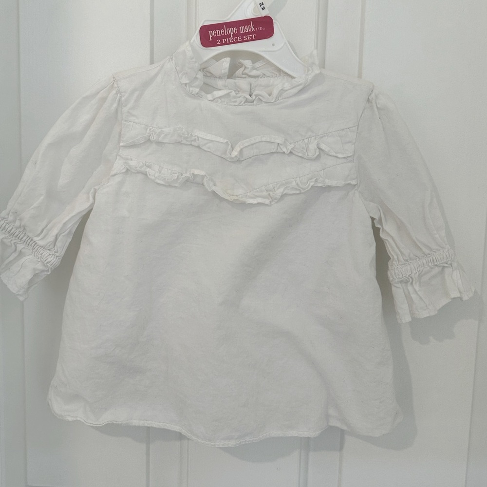 White 3T top with ruffles